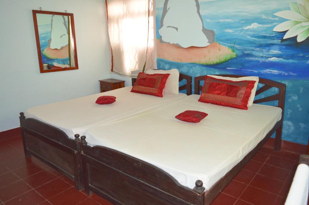 La Maison Blanche Hotel Pondicherry Room photo